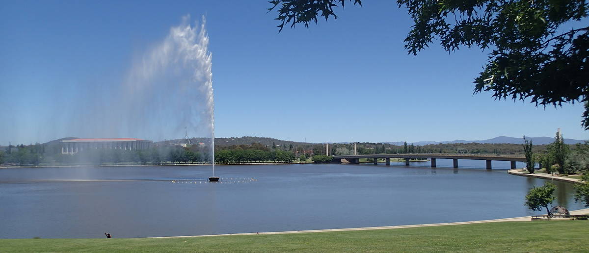 lake burley griffin